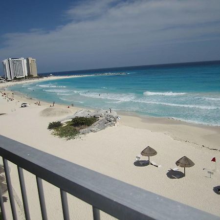 Beachfront Studio Carisa Y Palma Apartment Cancun Luaran gambar