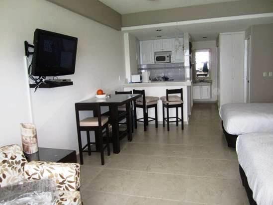 Beachfront Studio Carisa Y Palma Apartment Cancun Bilik gambar