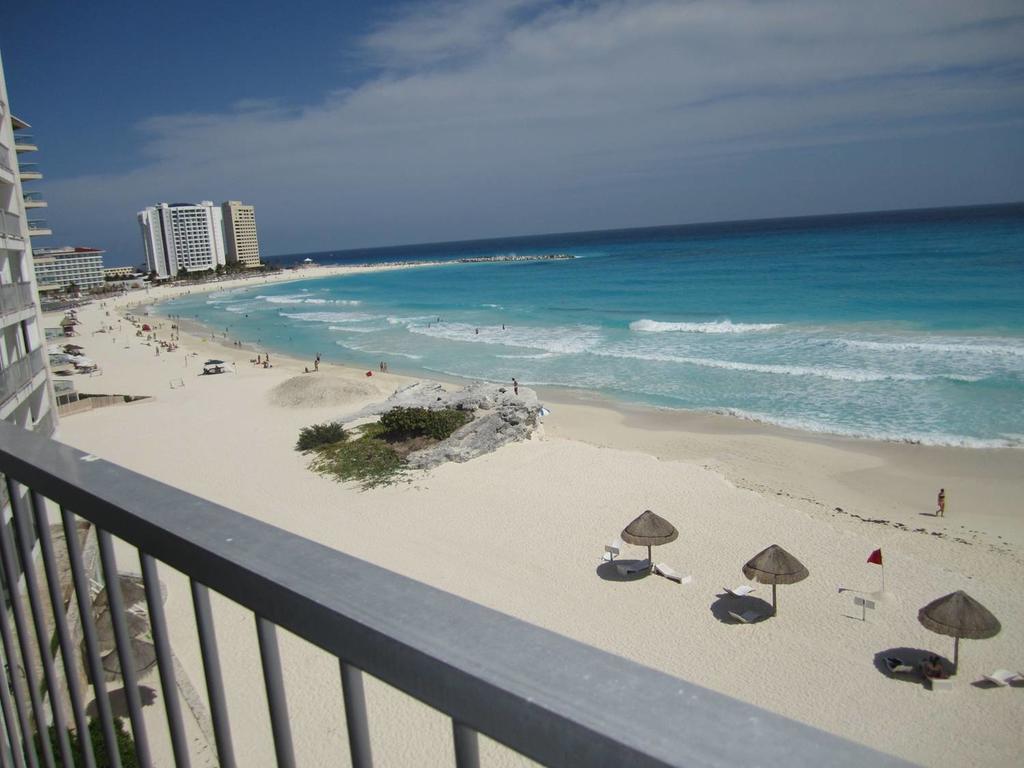 Beachfront Studio Carisa Y Palma Apartment Cancun Luaran gambar